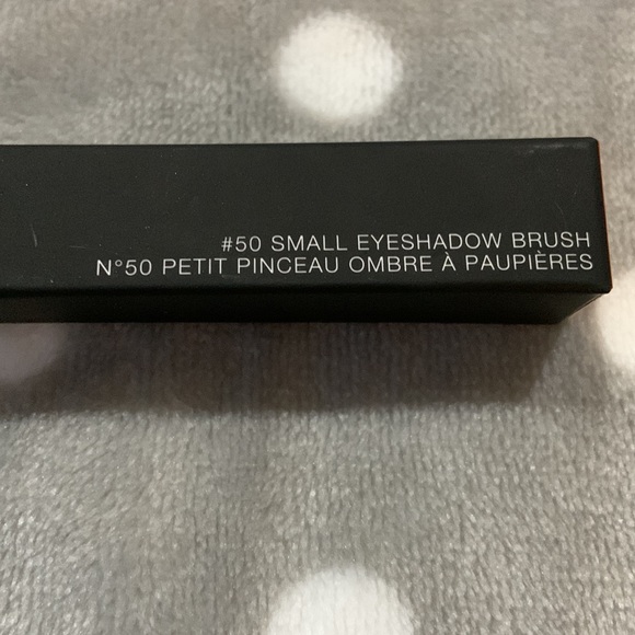 NARS Small Eyeshadow Brush #50 - Picture 5 of 5
